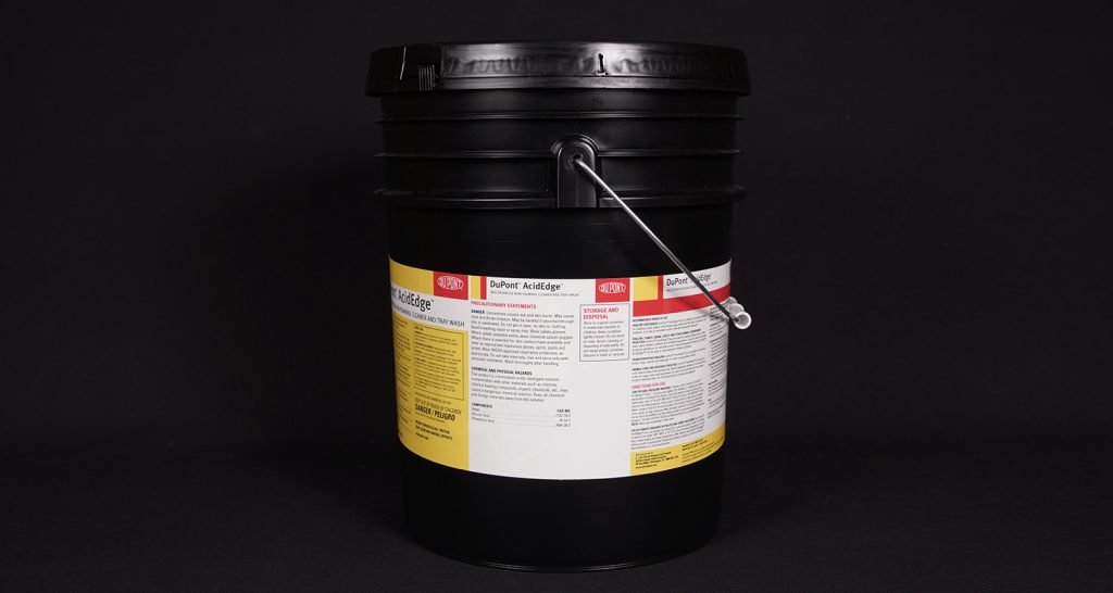 Pressure sensitive labels for buckets